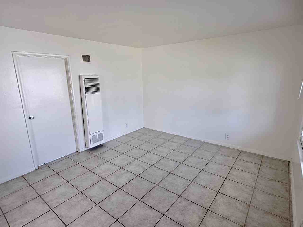 24446 Myers Ave - Photo 4 of 16