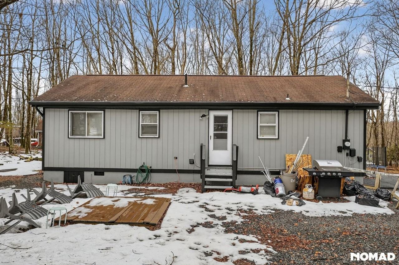 102 Winding Way - Photo 7 of 35