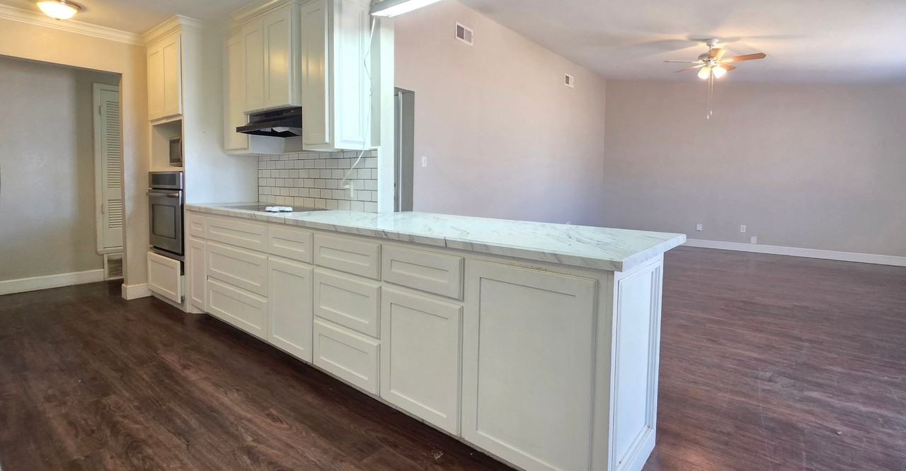 506 N Englewood Ave - Photo 6 of 21