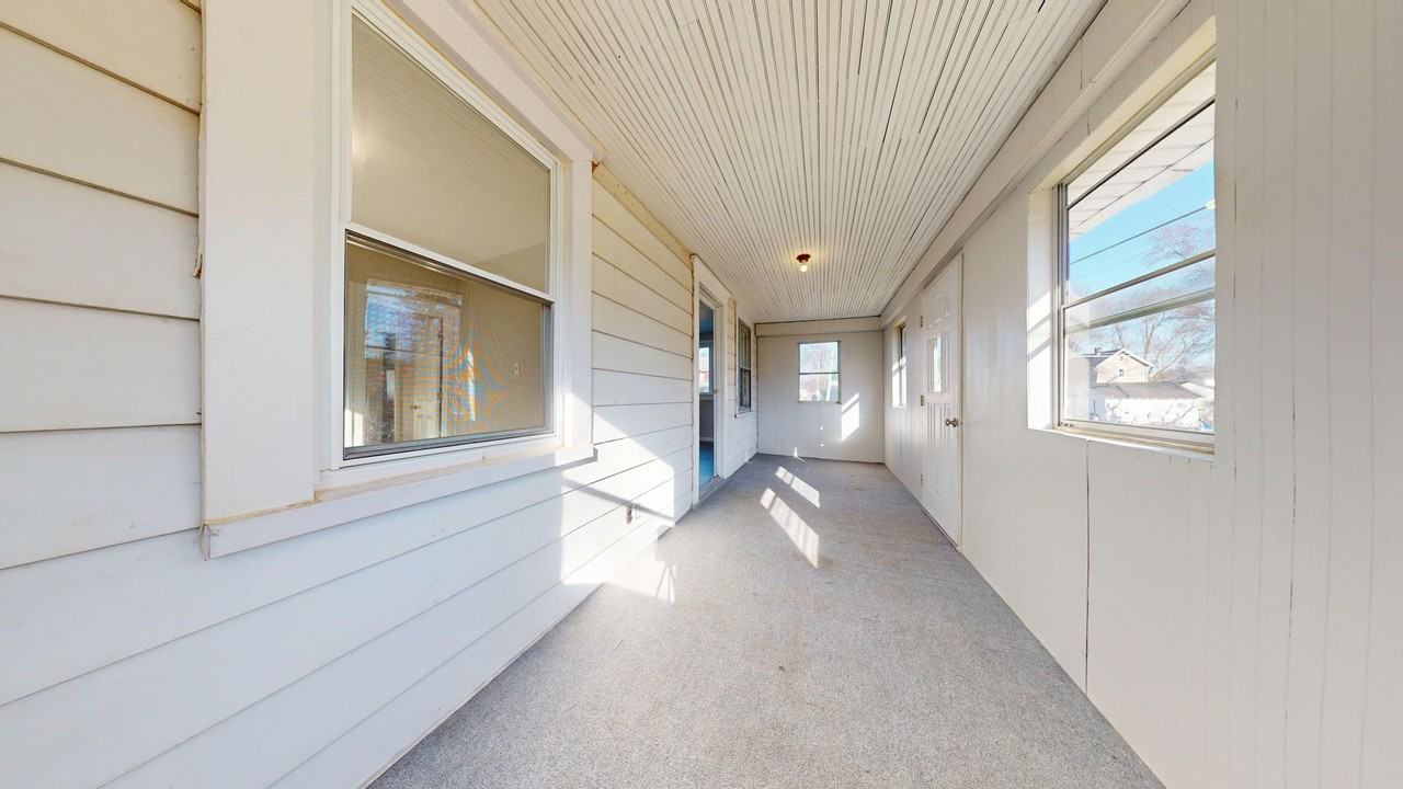 311 Auburn St - Photo 2 of 18