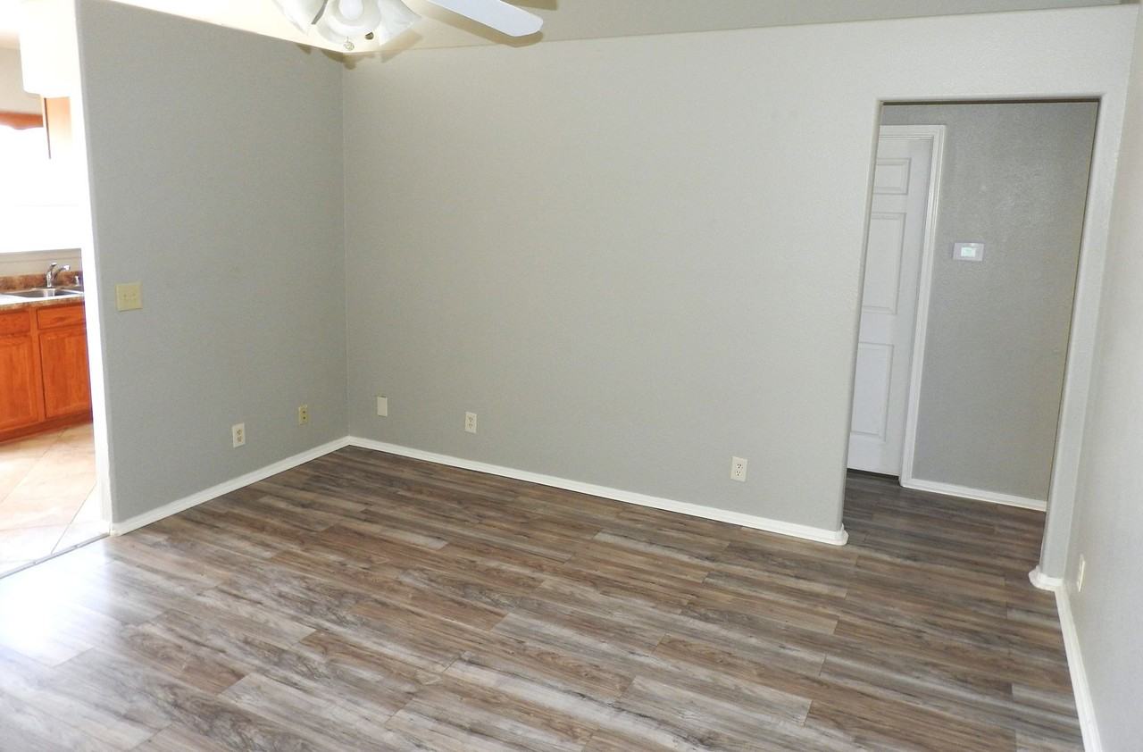 3776 N Egar Rd - Photo 3 of 30