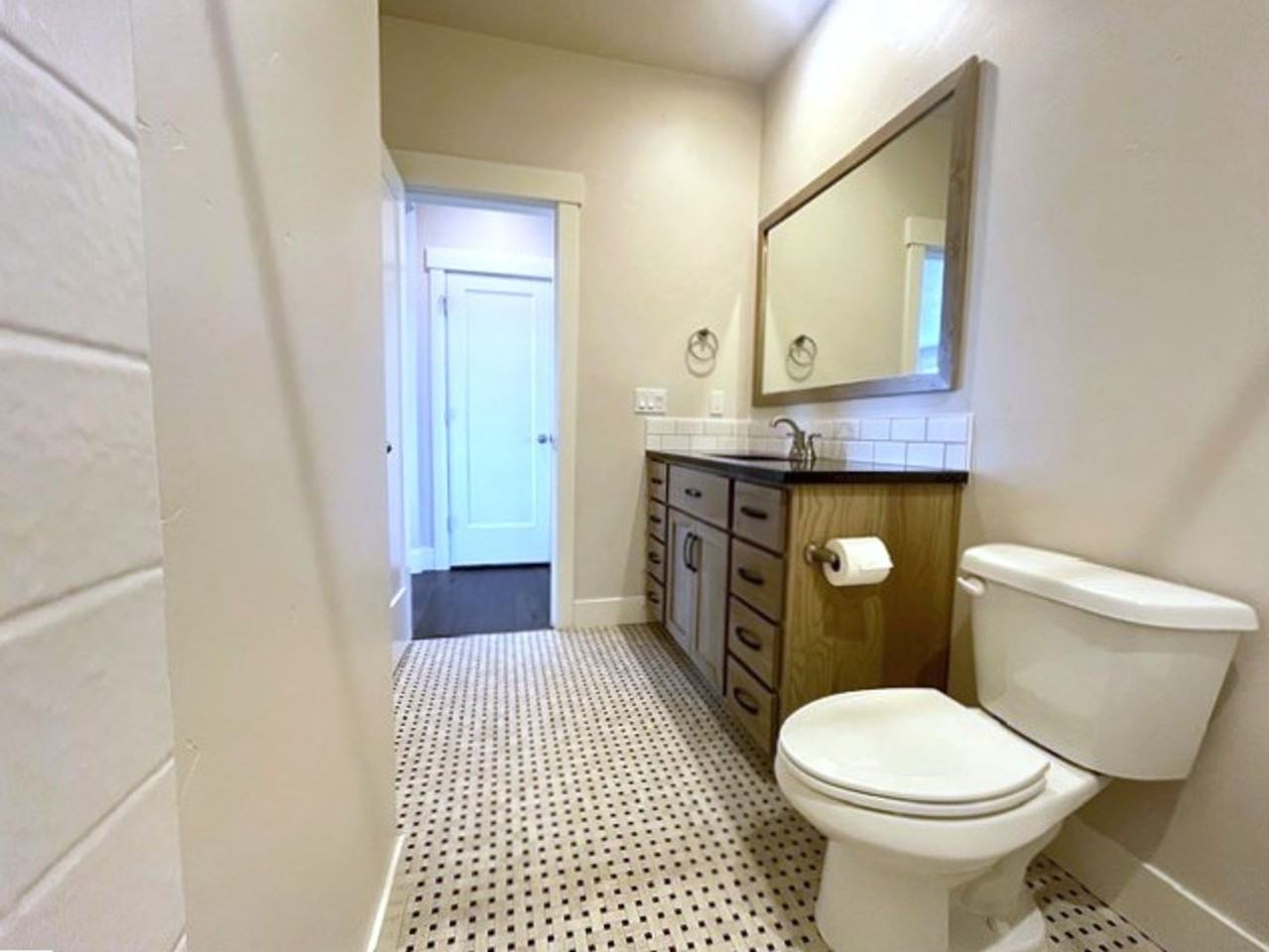 2036 N Thorndale Ave - Photo 5 of 34