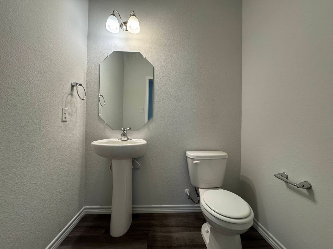 6149 Lavaca Dr - Photo 4 of 42