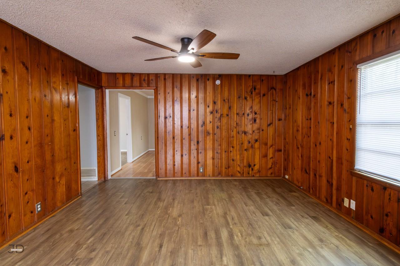 709 E 1st St #1 - Photo 5 of 21