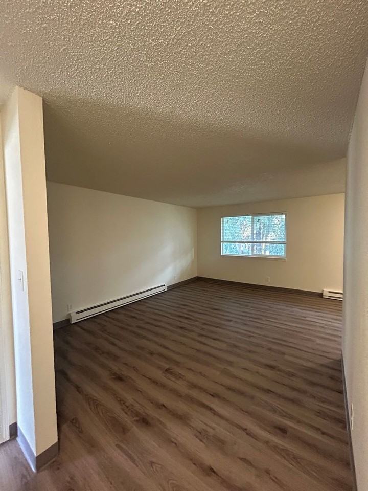 742 32nd Ave Se #8 - Photo 4 of 14