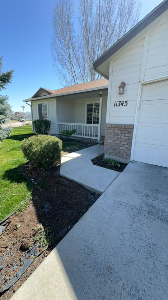 11745 W Halstead Ct - Photo 3 of 15