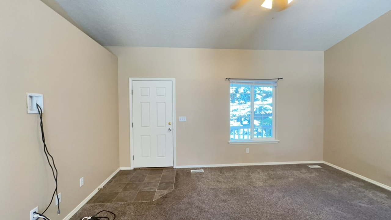 11745 W Halstead Ct - Photo 4 of 15