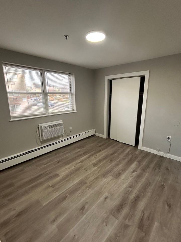 7012 Rising Sun Ave. - Photo 6 of 25