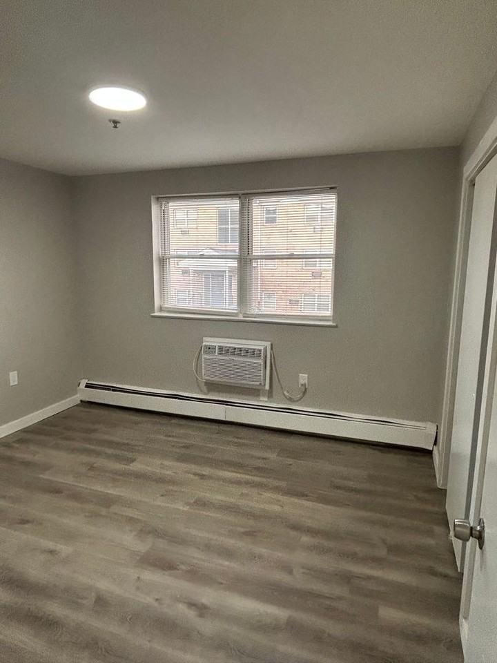 7012 Rising Sun Ave. - Photo 7 of 25