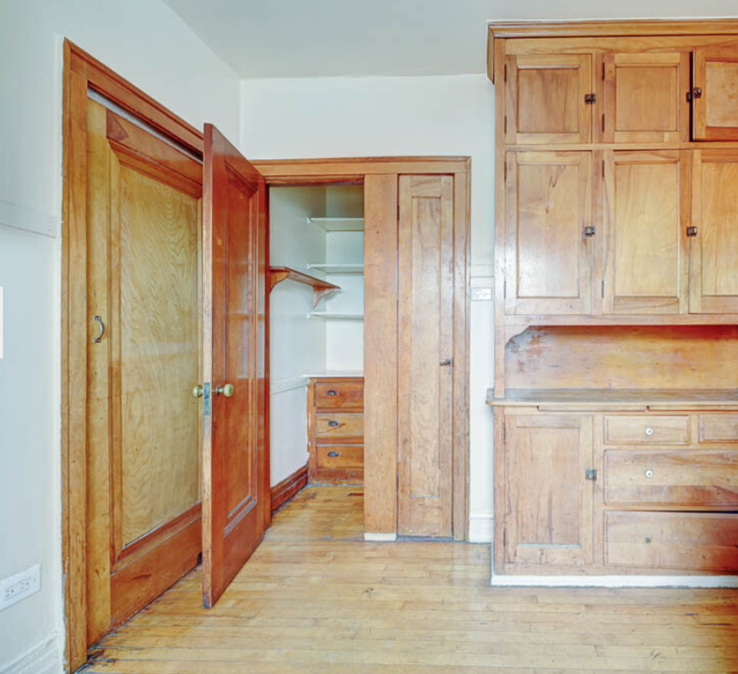 Walk to Hanson Park! Great location! 2457 - Photo 4 of 10