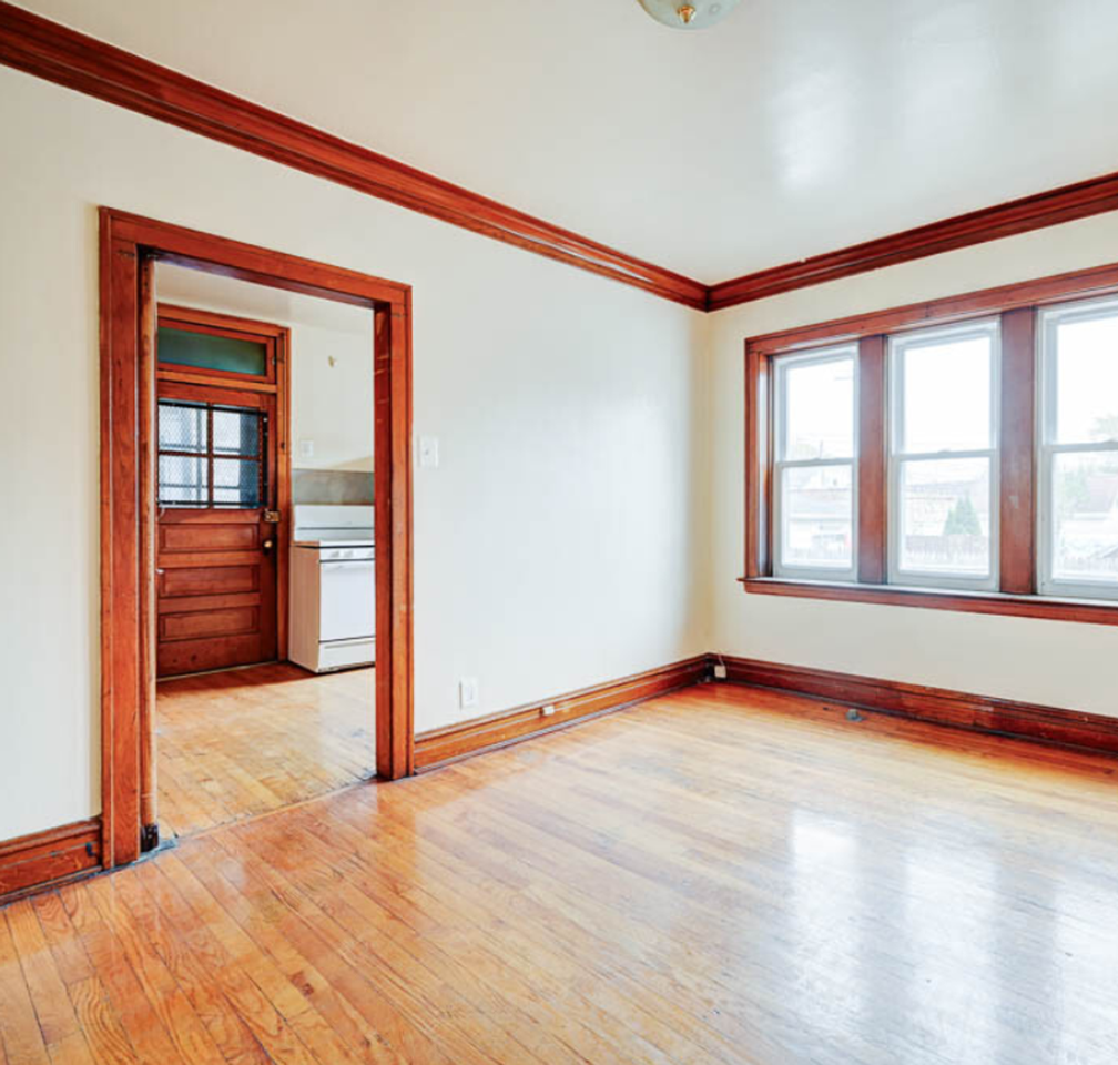 Walk to Hanson Park! Great location! 2457 - Photo 5 of 10