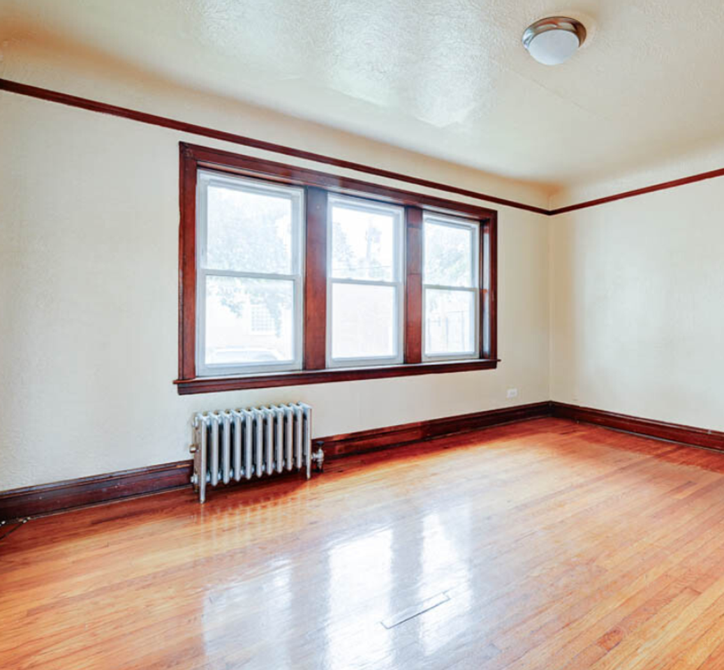 Walk to Hanson Park! Great location! 2457 - Photo 6 of 10