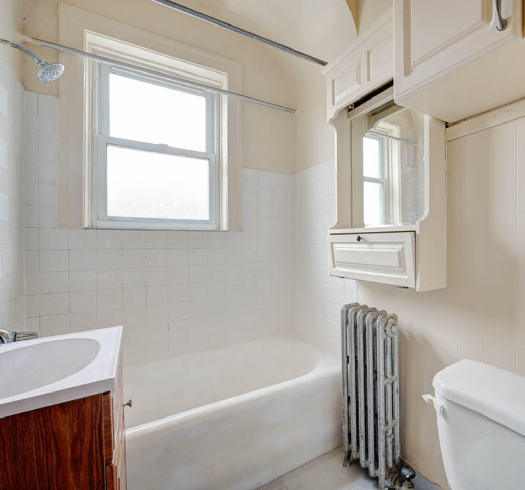 Walk to Hanson Park! Great location! 2457 - Photo 7 of 10