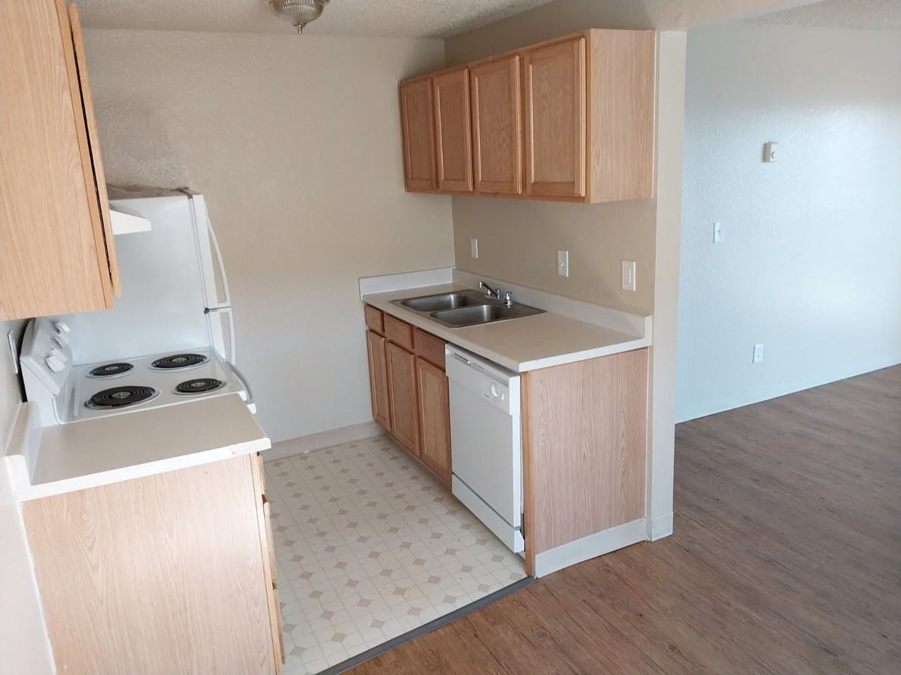 345 N 5th St ##49 - Photo 3 of 6