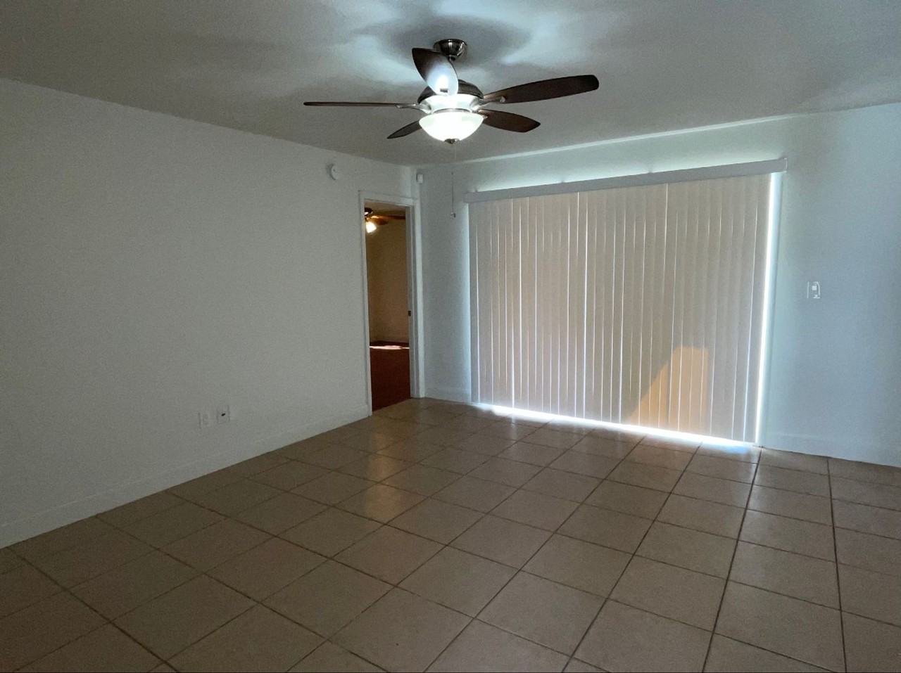 2126 W Grace St - Photo 6 of 12