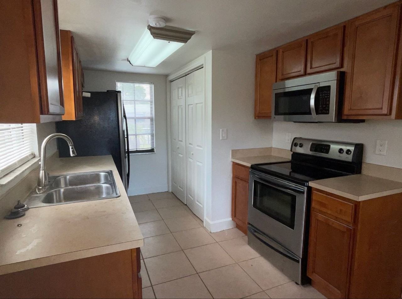 2126 W Grace St - Photo 7 of 12