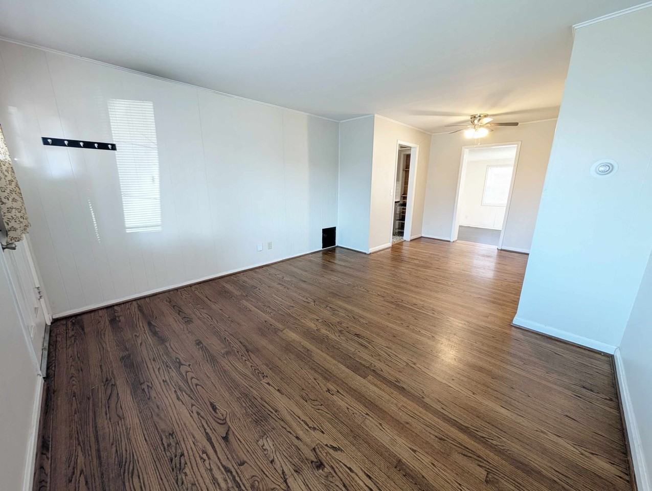 2105 Westchester Dr - Photo 2 of 14