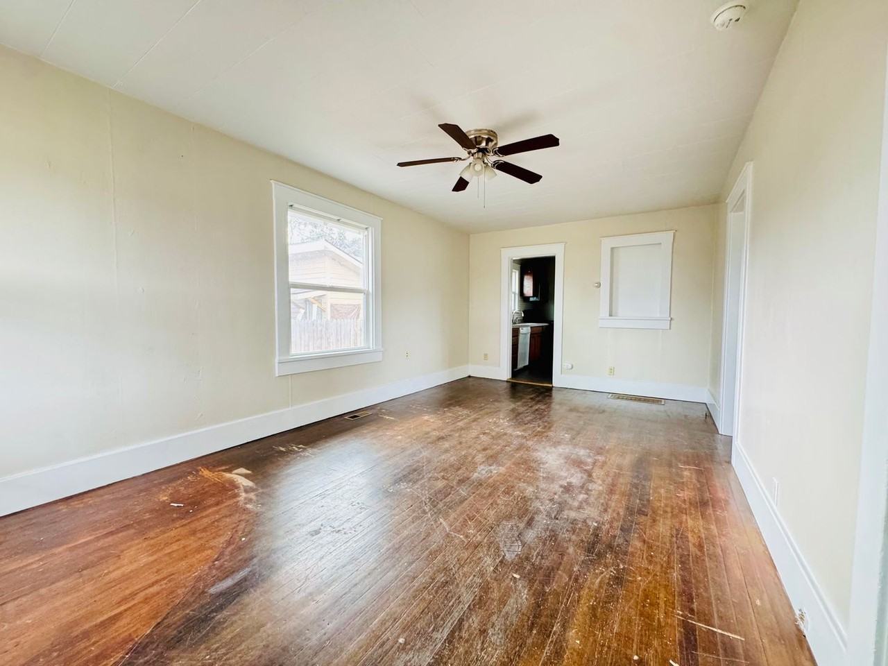 3108 N Alder St - Photo 4 of 24