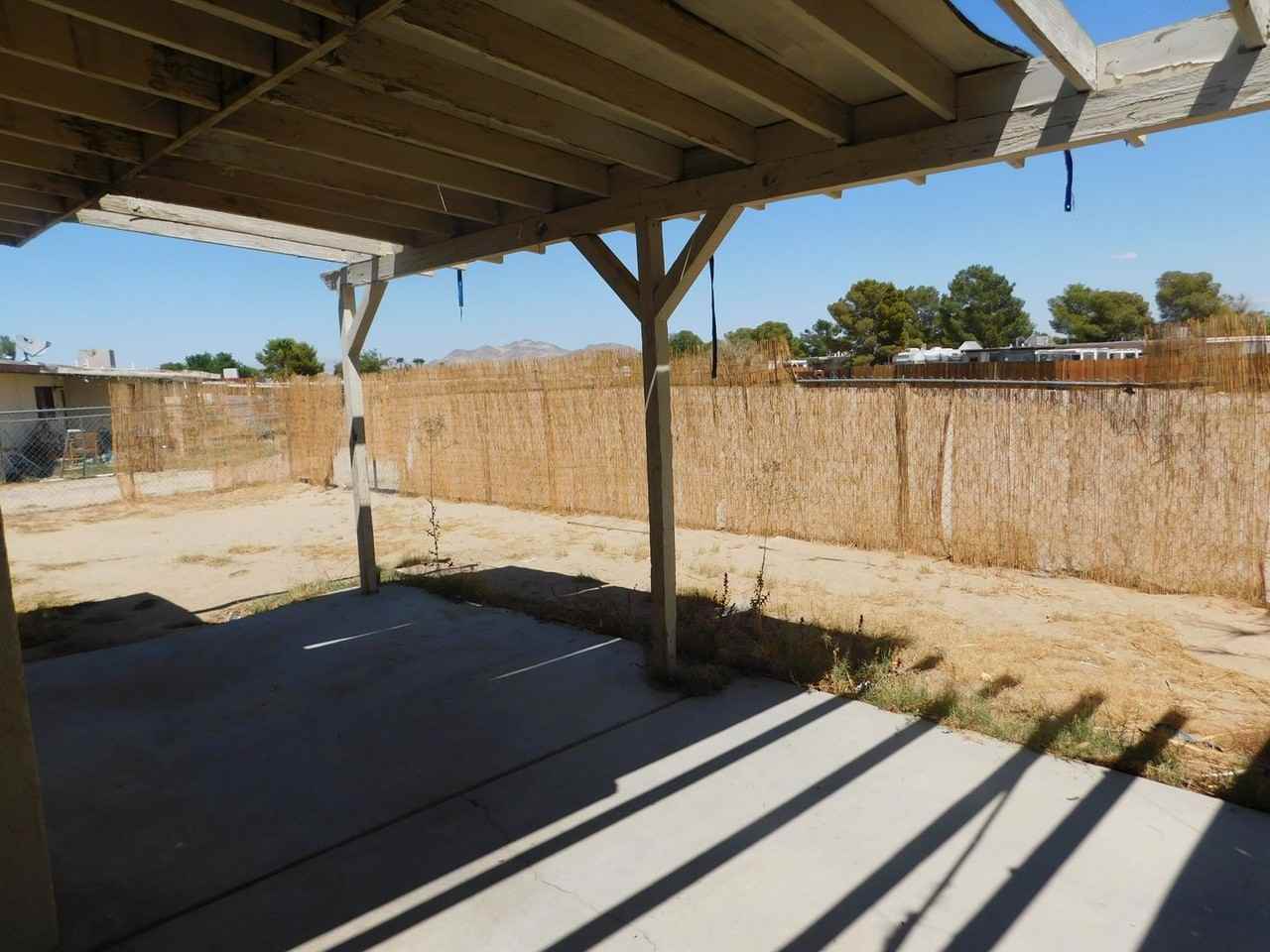 412 Palm Dr - Photo 3 of 12