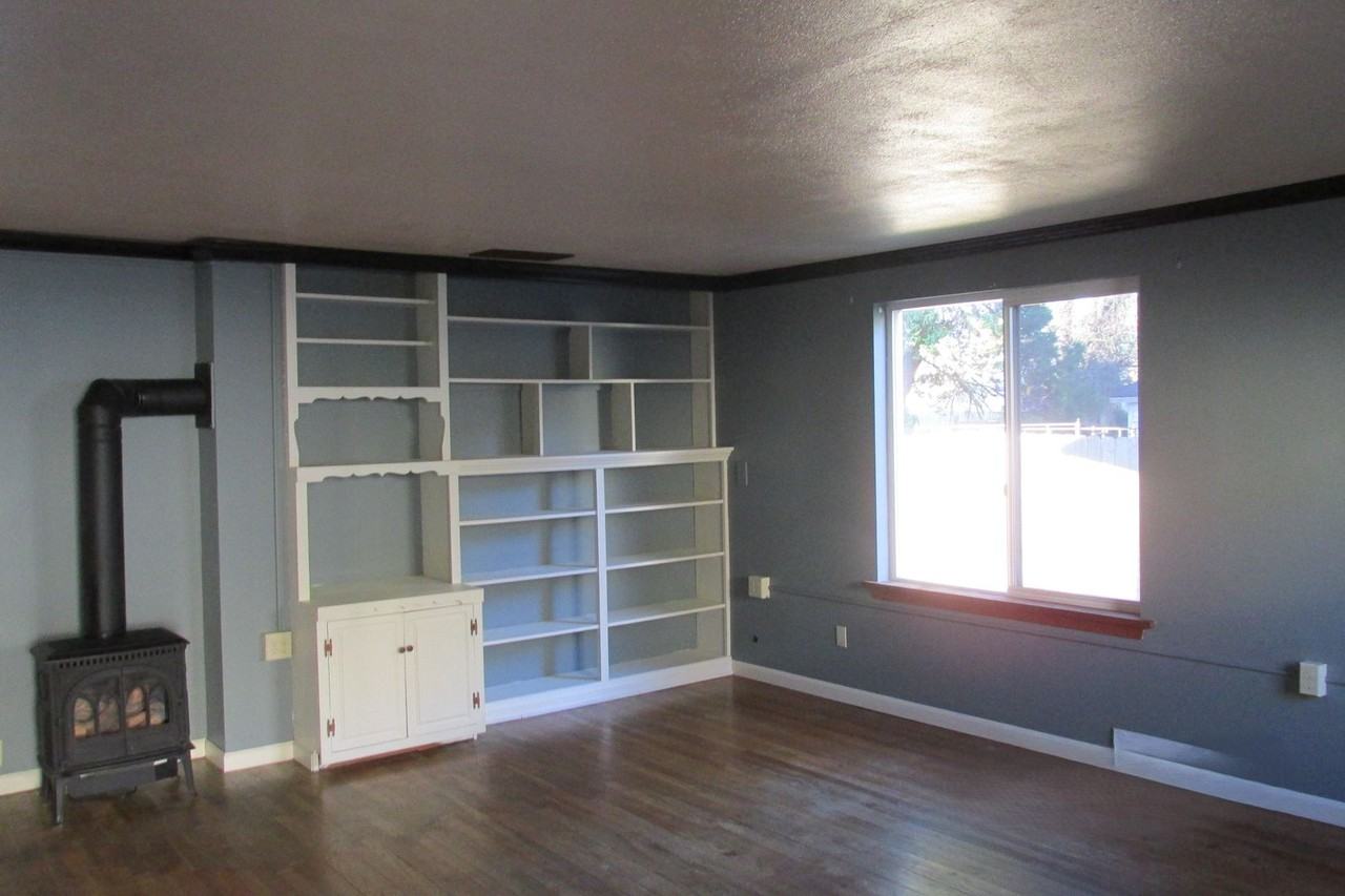 138 E Orange Ave - Photo 5 of 16