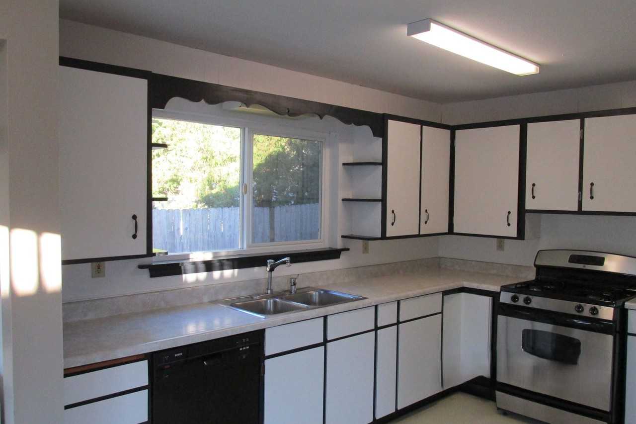 138 E Orange Ave - Photo 7 of 16