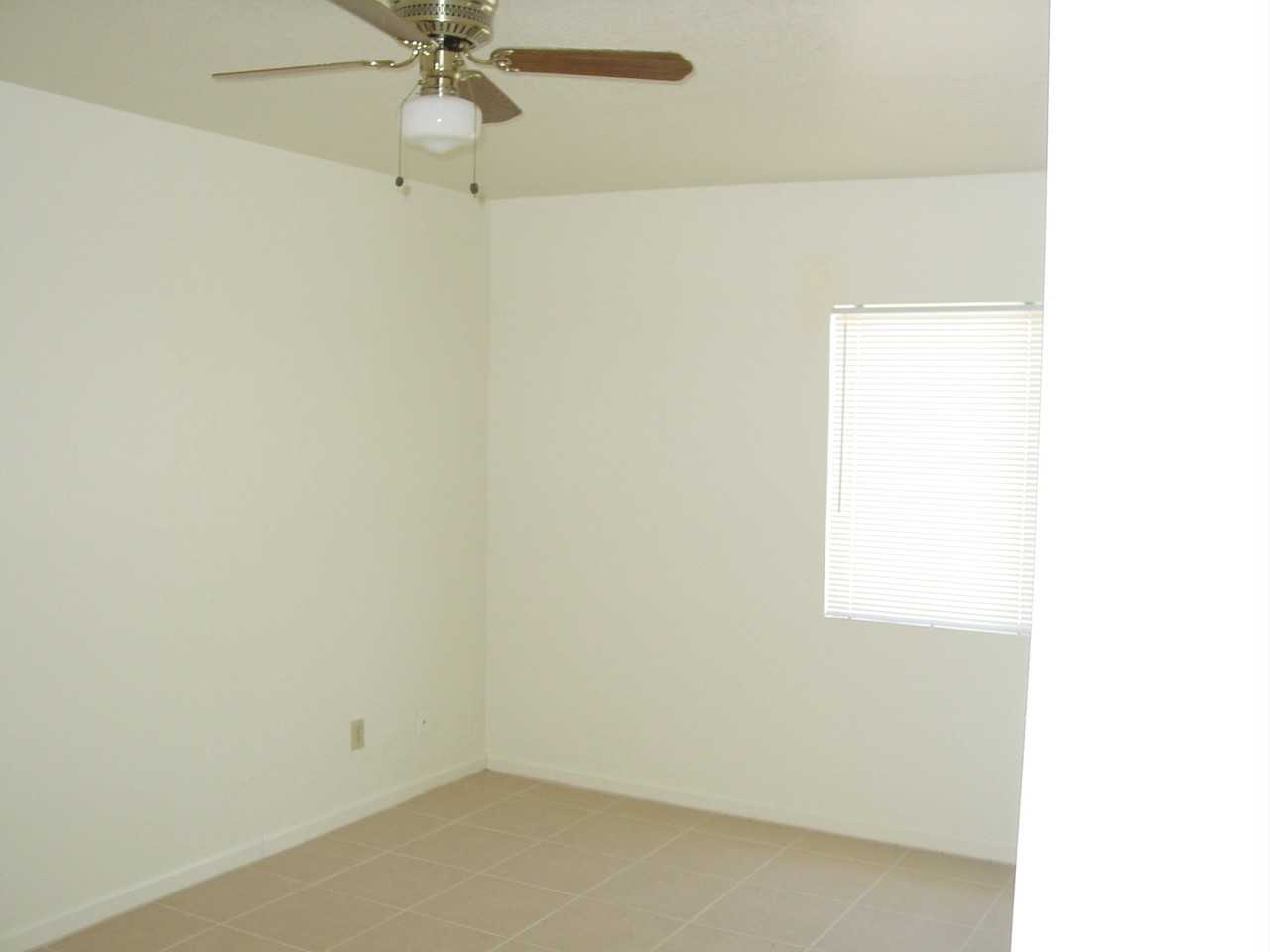 4307 Plaza Vis Apt B - Photo 3 of 11