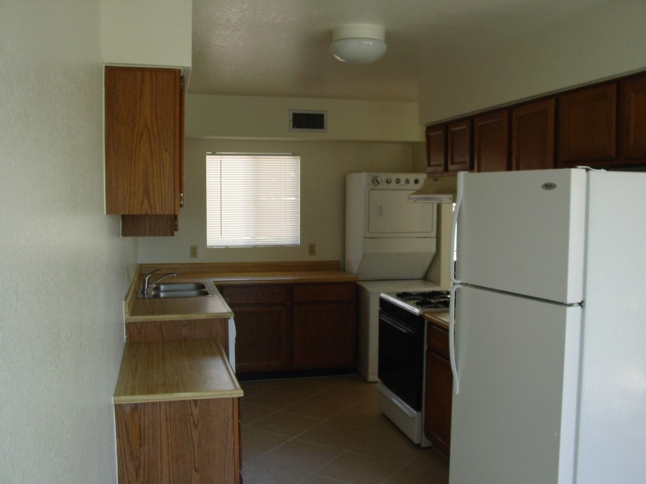 4307 Plaza Vis Apt B - Photo 5 of 11