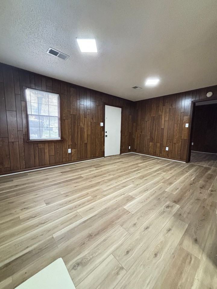 505 W Conway St - Photo 7 of 9