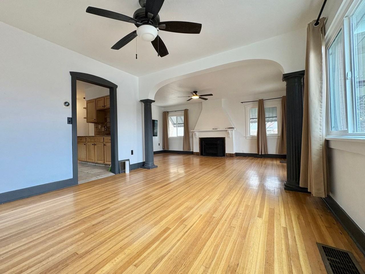 578 E 1700 S - Photo 4 of 28