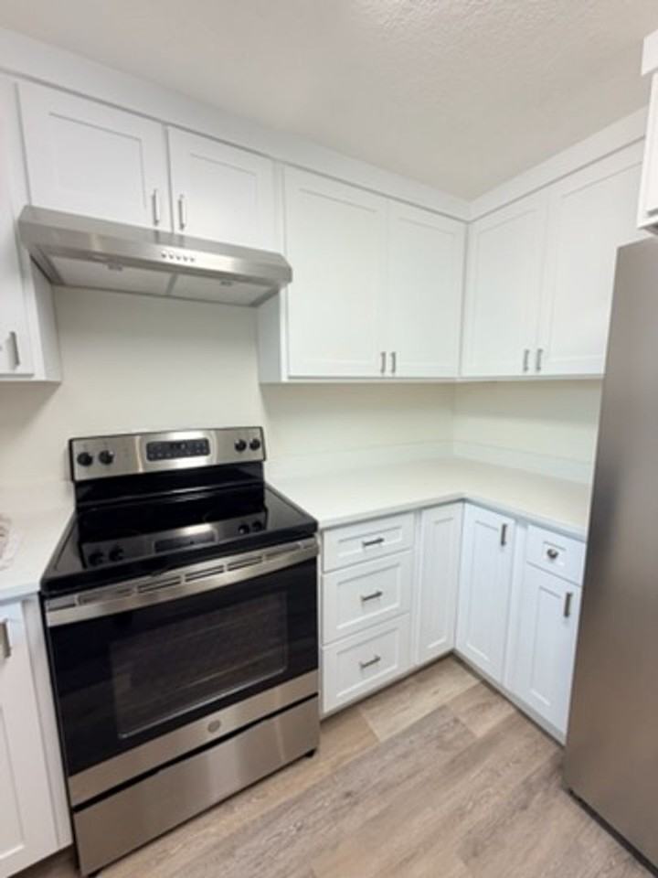 4928 13th Ave Ne - Photo 5 of 28