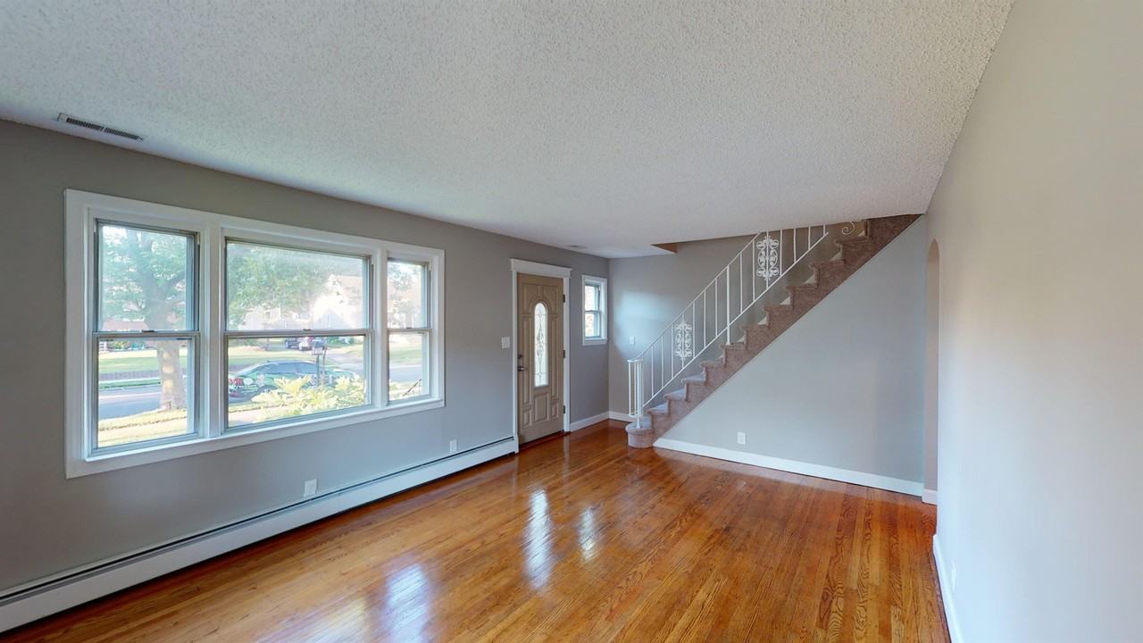 505 W Brooke Ave #1 - Photo 2 of 10