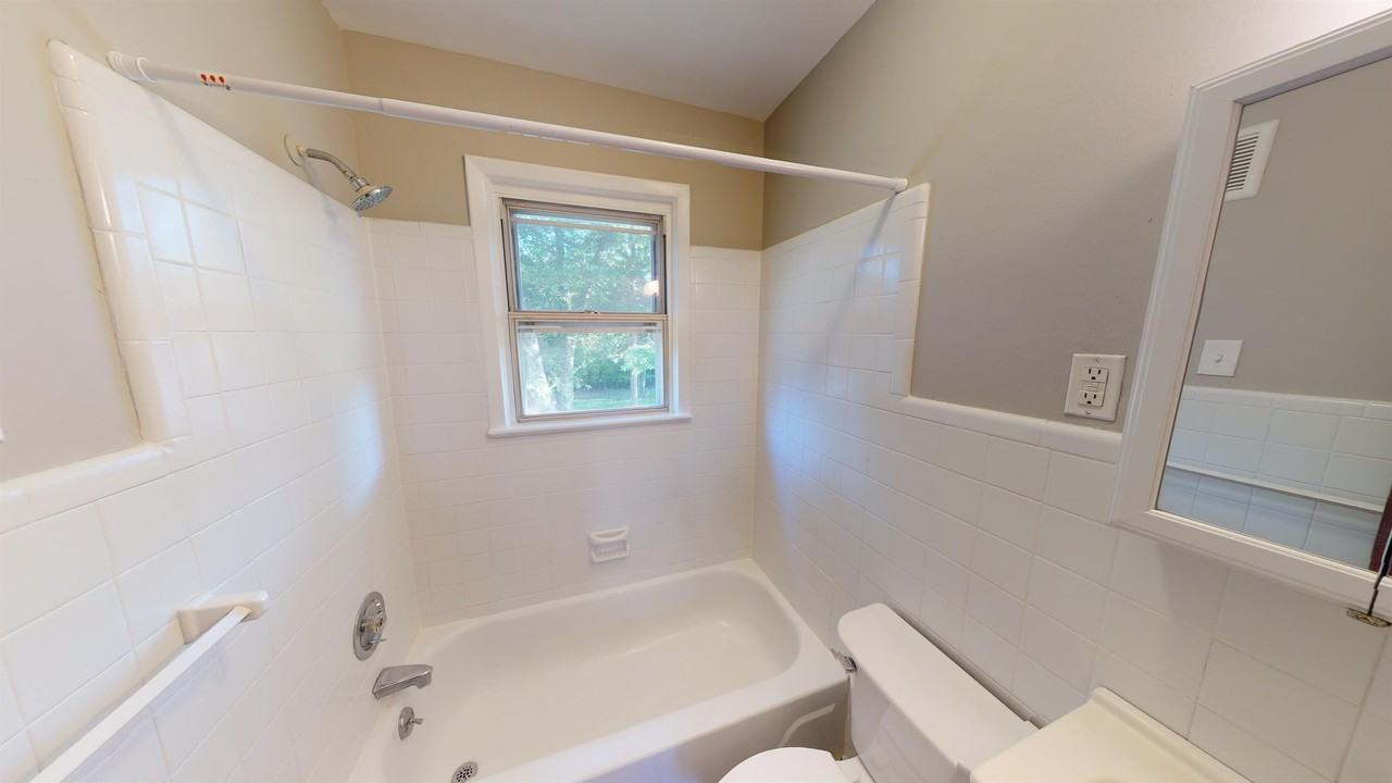 505 W Brooke Ave #1 - Photo 4 of 10