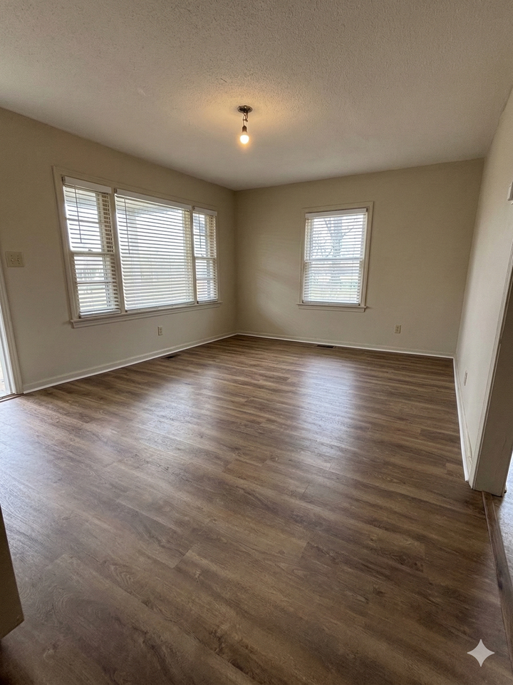 68 Monroe Ave - Photo 2 of 6