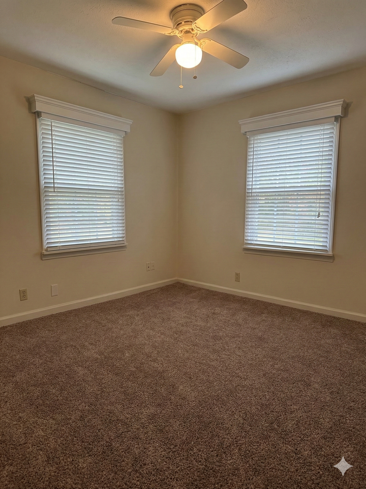 68 Monroe Ave - Photo 5 of 6