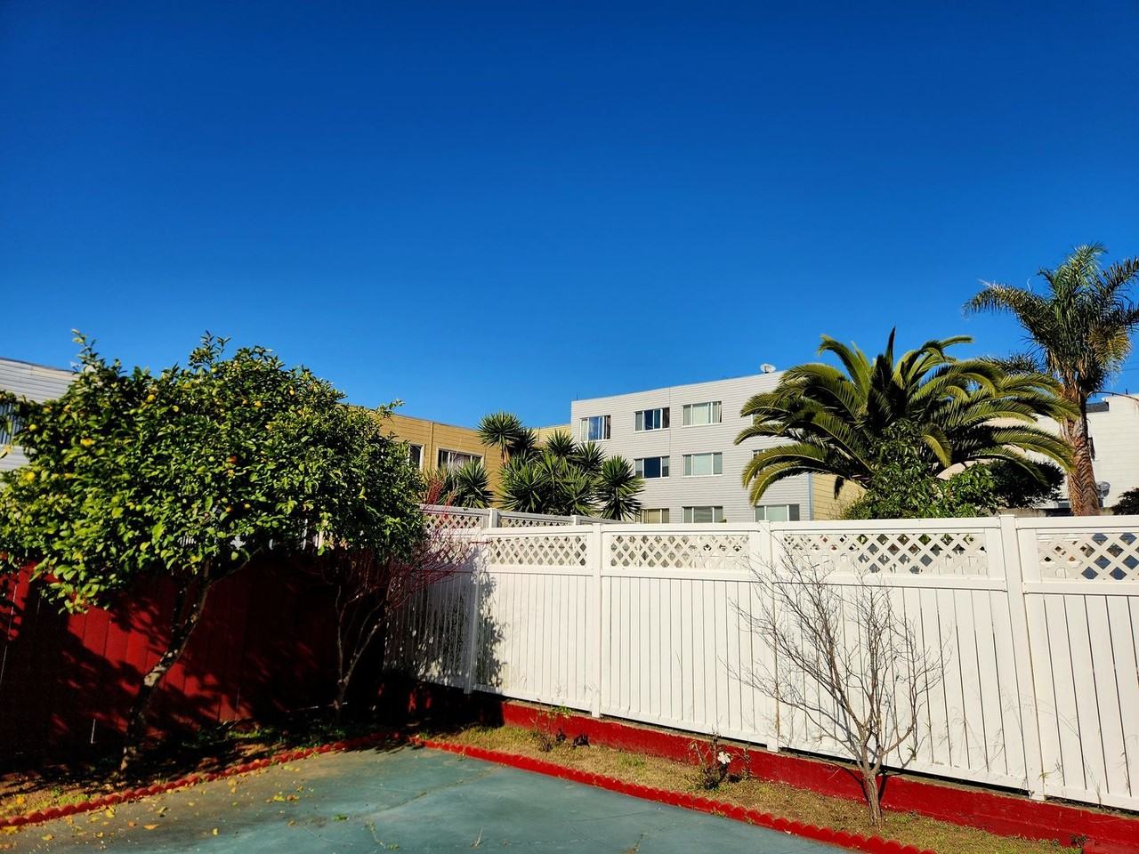 342 Abbot Ave - Photo 5 of 38