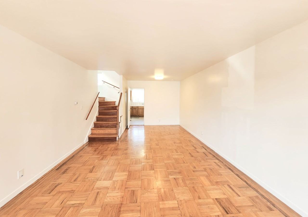 342 Abbot Ave - Photo 7 of 38