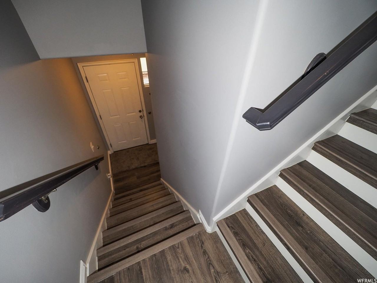 629 Canterbury Ln - Photo 4 of 25