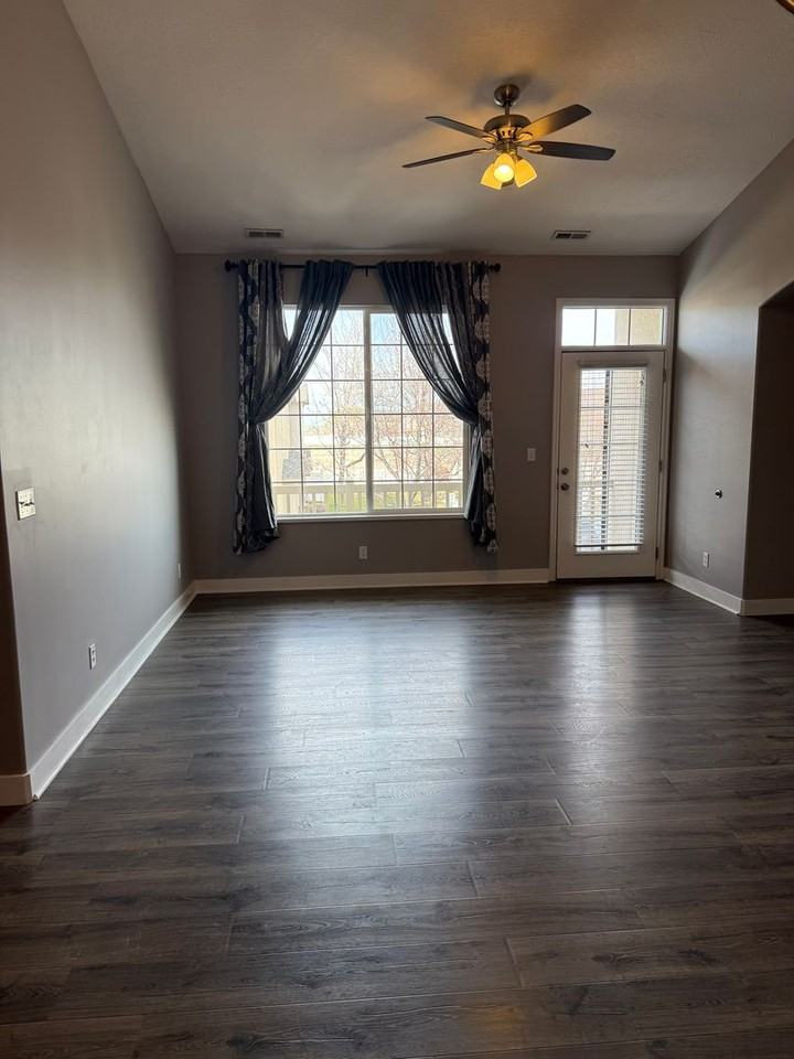 629 Canterbury Ln - Photo 7 of 25