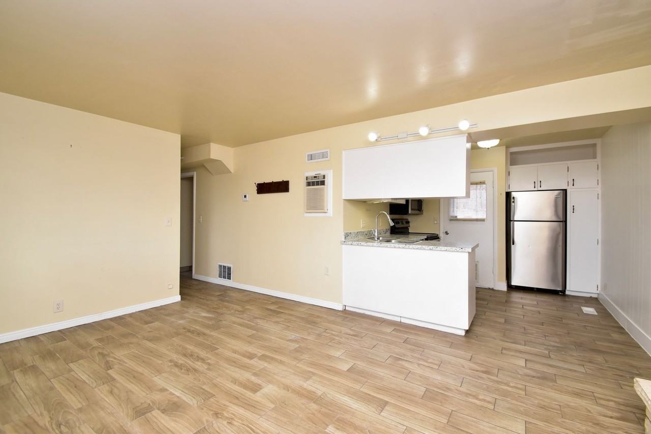 7211 S Ramanee Dr - Photo 2 of 14