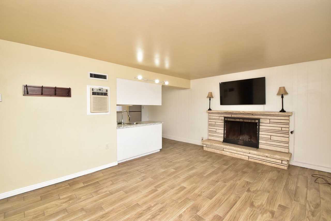 7211 S Ramanee Dr - Photo 4 of 14