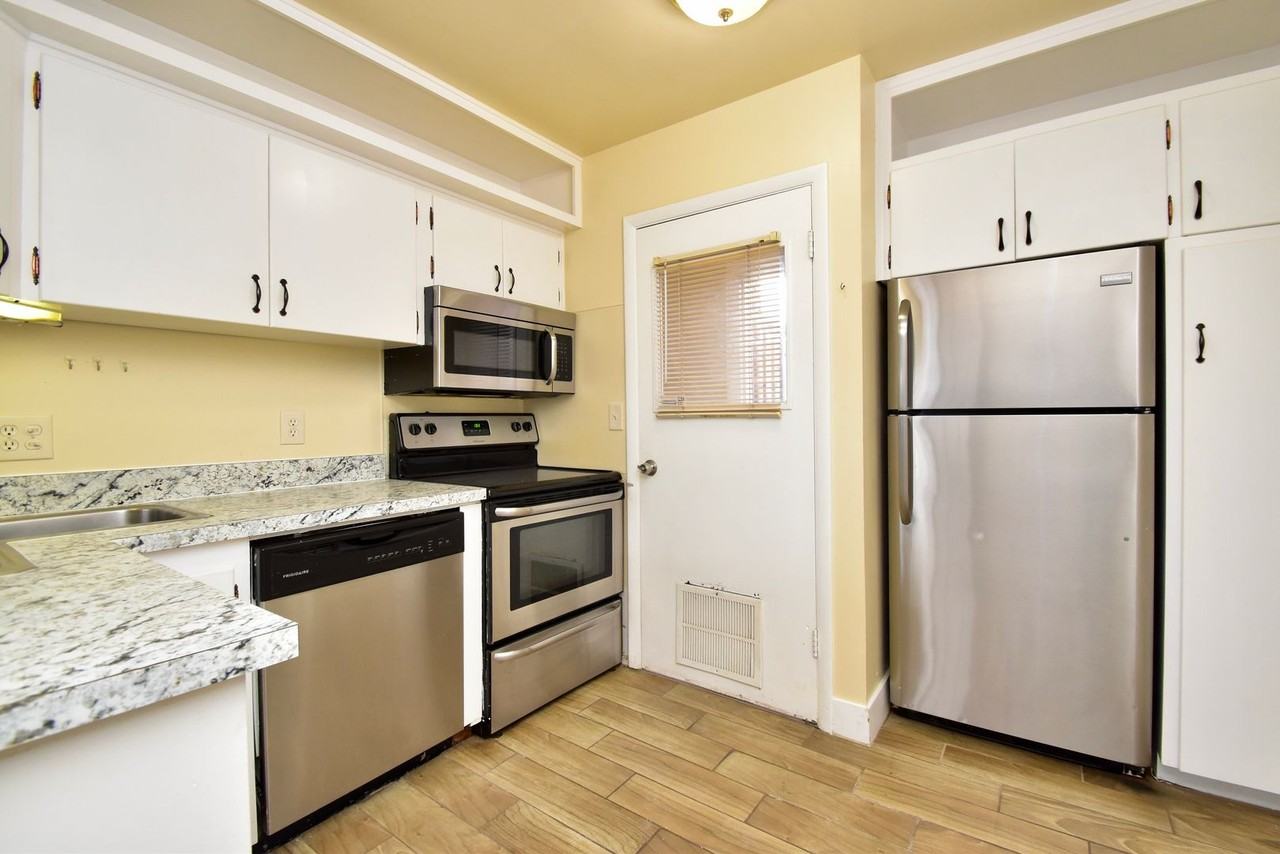 7211 S Ramanee Dr - Photo 5 of 14