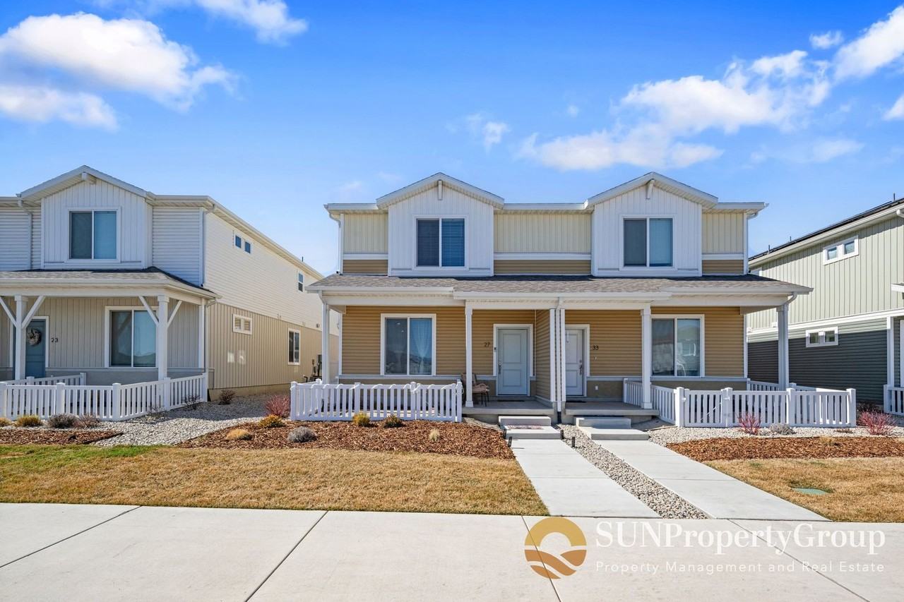 27 N Riverside Dr - Photo 2 of 28