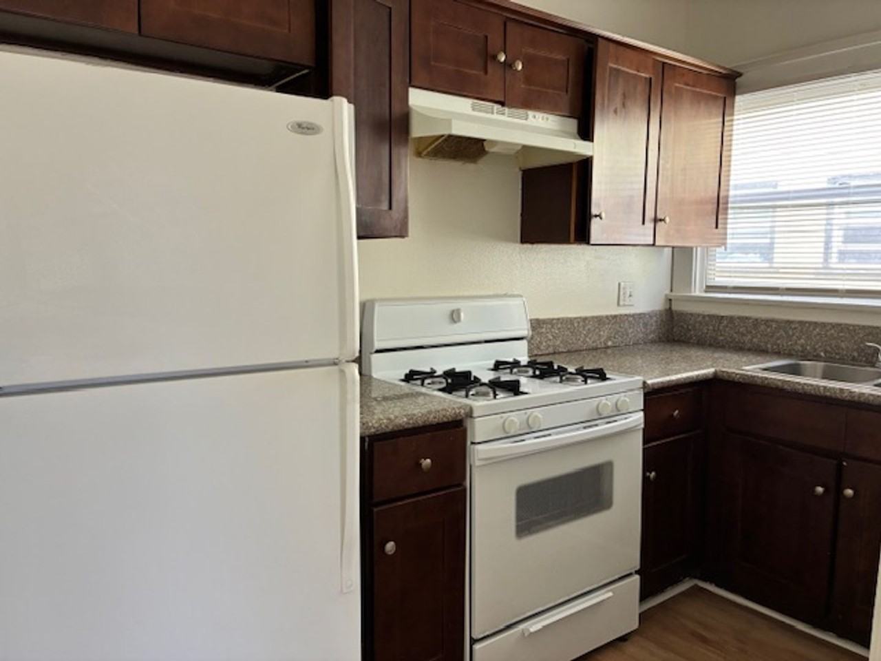 1455 Chestnut Ave #4 - Photo 3 of 9