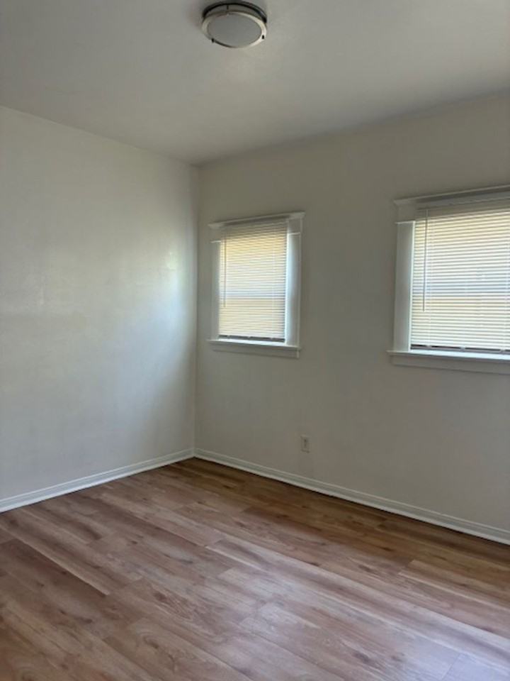 1455 Chestnut Ave #4 - Photo 7 of 9