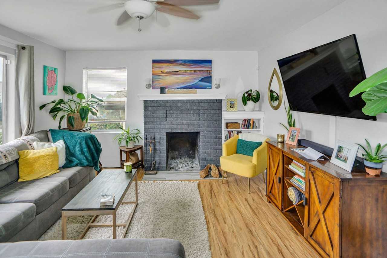 4546 Brighton Ave - Photo 2 of 15