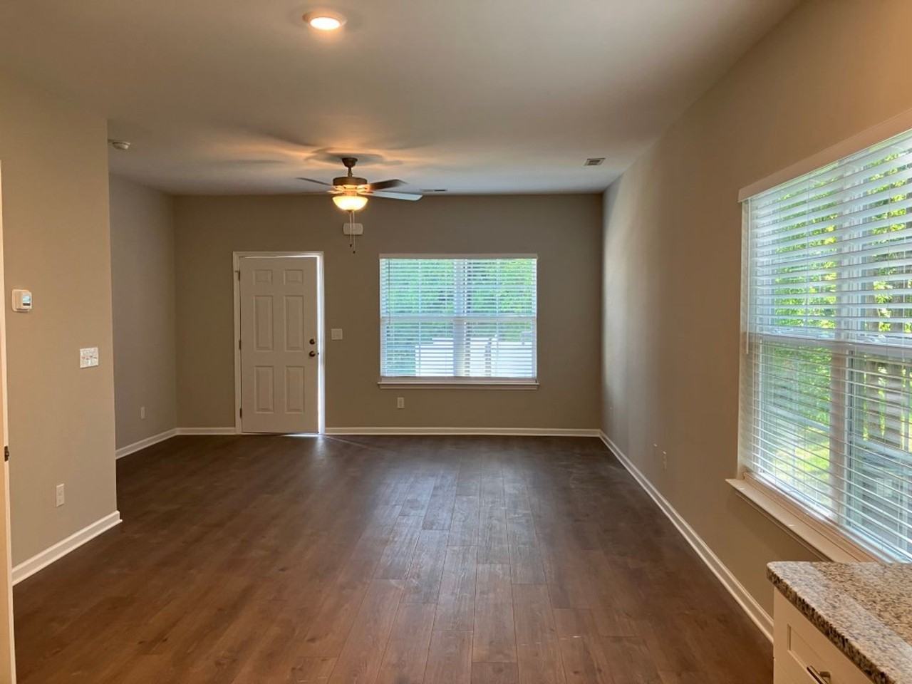 146 Kathryn Ct - Photo 3 of 11