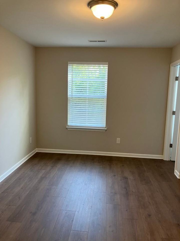 146 Kathryn Ct - Photo 6 of 11