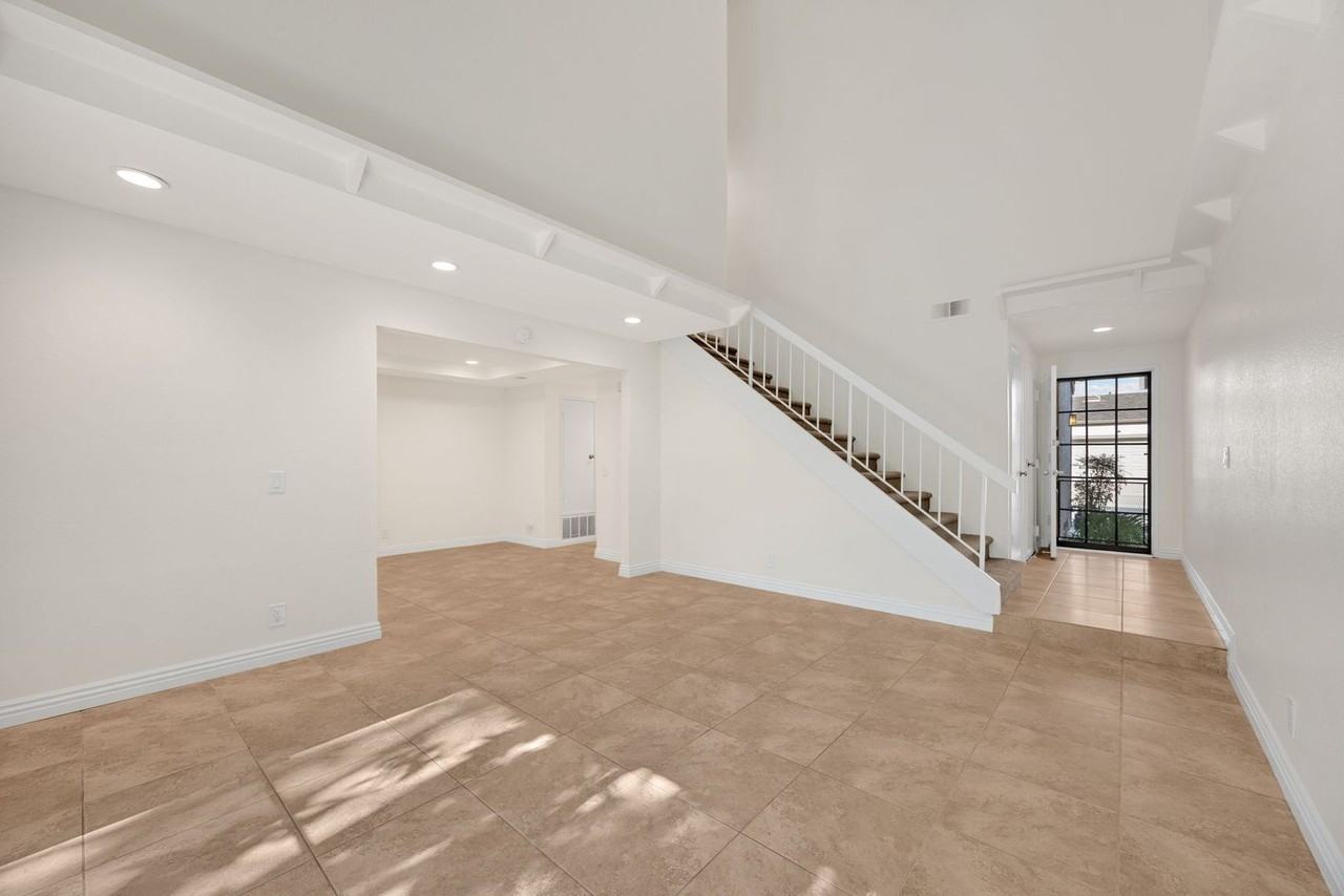 514 Blue Water Ln #155 - Photo 5 of 28