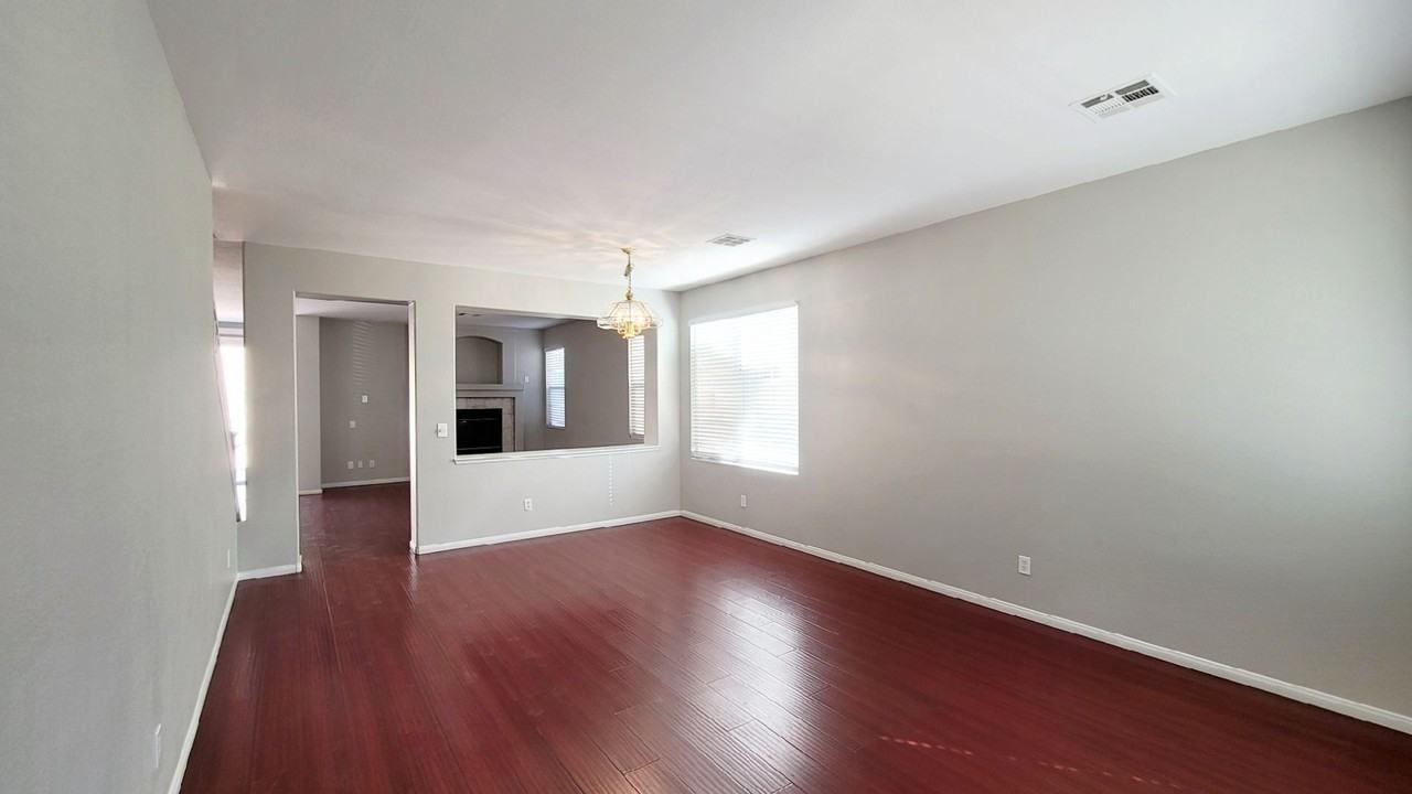 10028 W Cherokee Ave - Photo 3 of 28