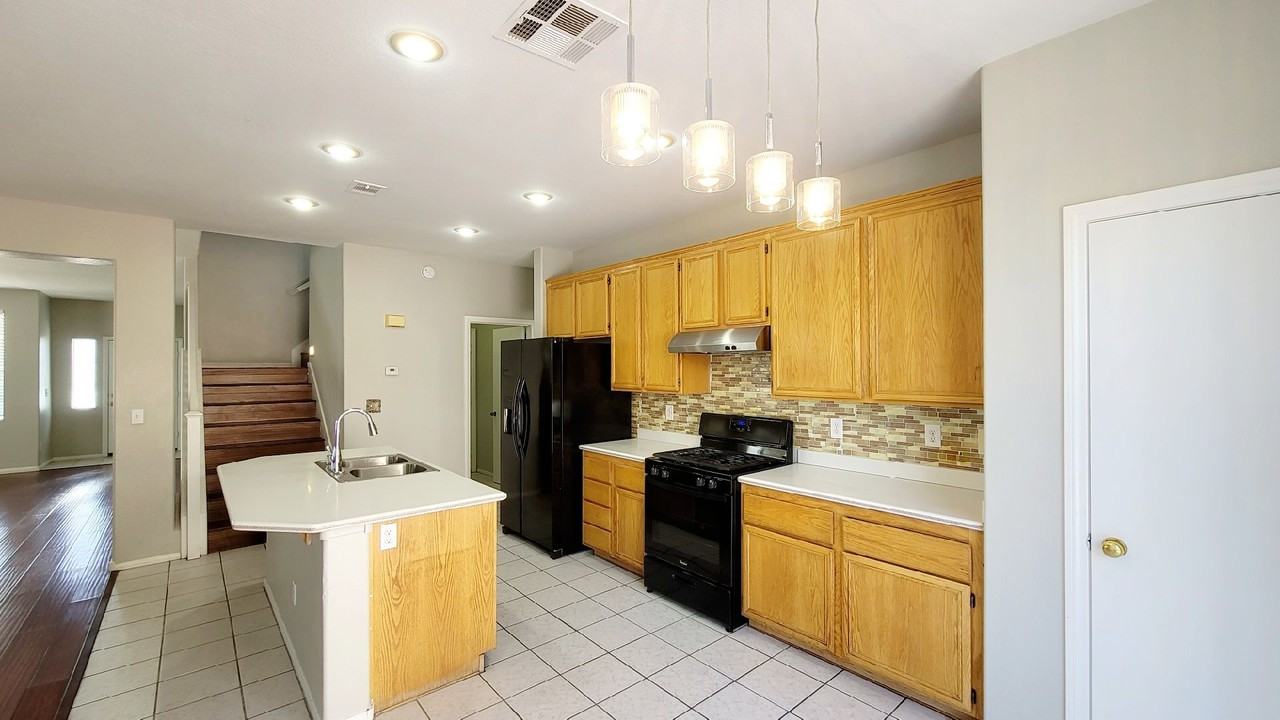 10028 W Cherokee Ave - Photo 7 of 28